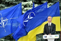 NATO khẳng định không tham gia xung đột Ukraine, Kiev 'chẳng có cơ hội' cho gói 100 tỷ Euro