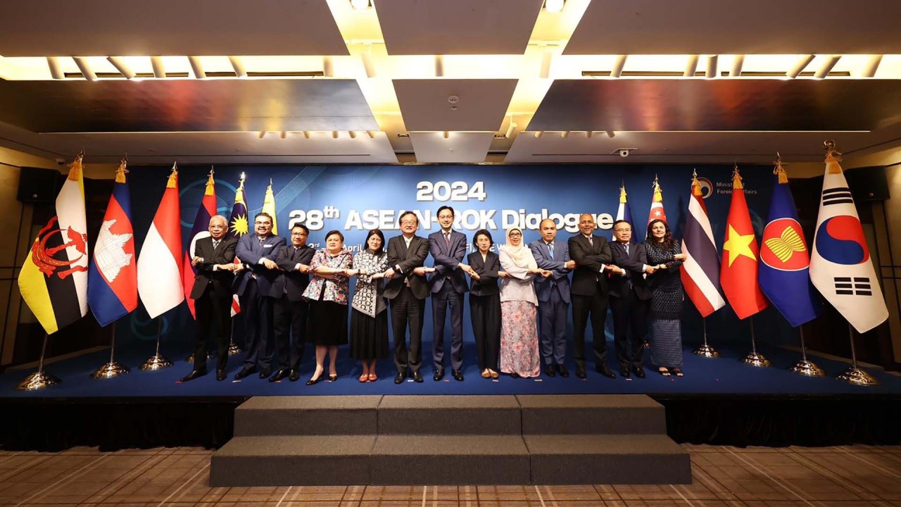 Deputy FM Do Hung Viet co-chairs 28th ASEAN-RoK Dialogue in Seoul