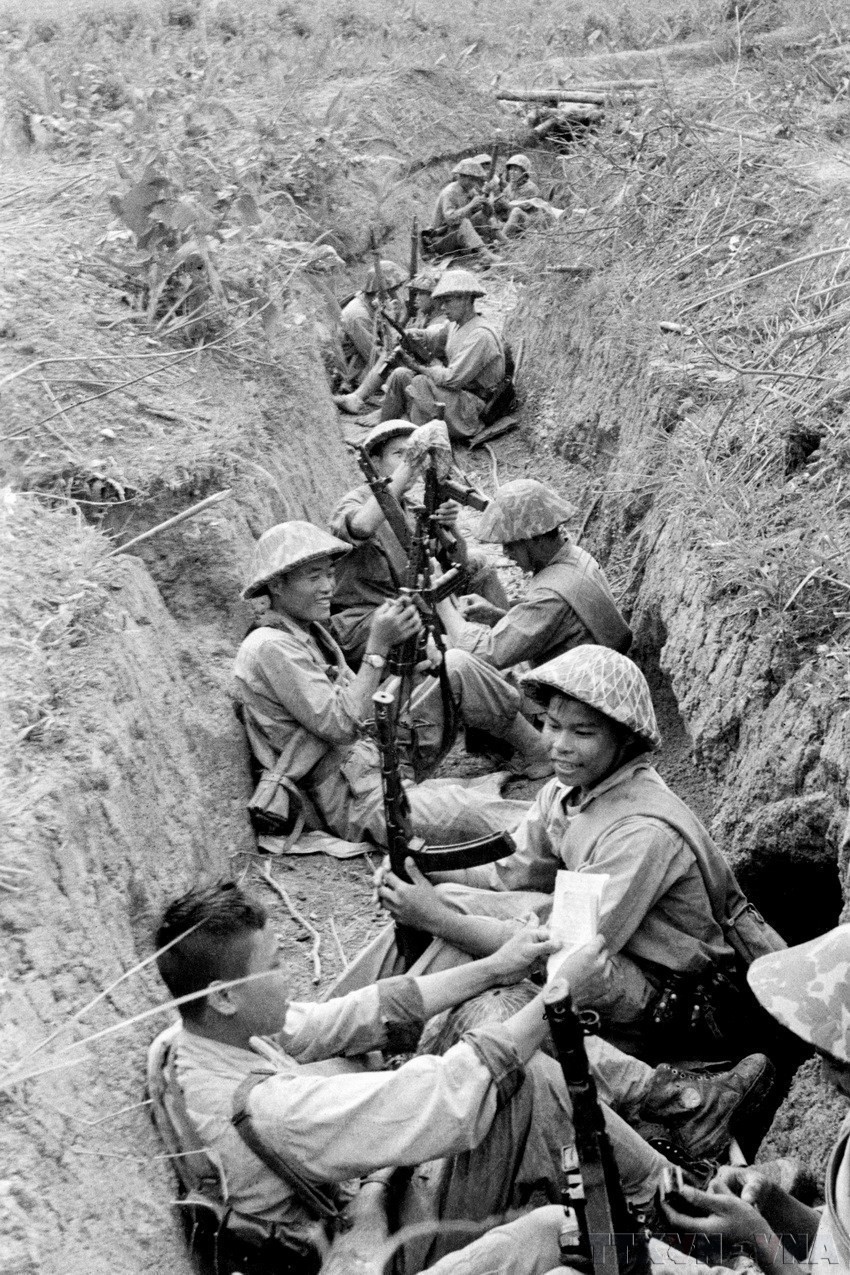 Theo chính thống kê của Quân đội Viễn chinh Pháp, công binh Việt Nam đã đào những con đường hào ấy dài khoảng 400km, gần bằng quãng đường từ Hà Nội lên Điện Biên.