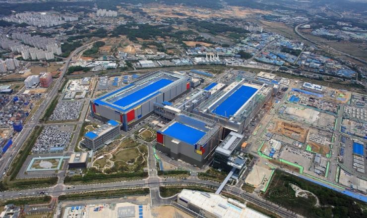 Samsung Electronics' chip-making plant in Pyeongtaek, Gyeonggi Province / Courtesy of Samsung Electronics