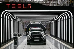 Tesla công bố kế hoạch ra mắt taxi tự lái hoàn toàn vào tháng 8