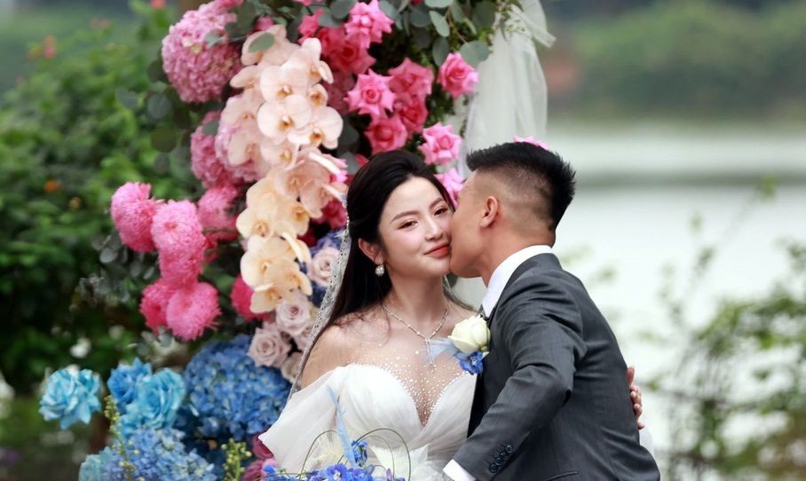 Quang Hải thông báo tin vui trong lễ cưới