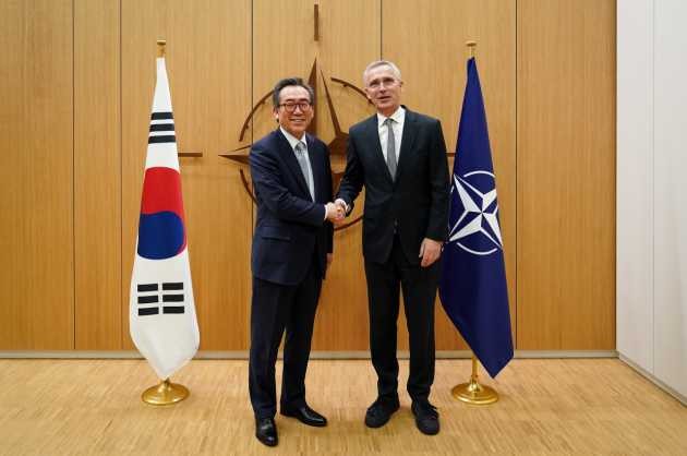 Hàn Quốc và NATO lo ngại về hợp tác quân sự giữa Nga-Triều Tiên