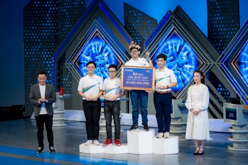 Nguyễn Quốc Nhật Minh (trường THPT Chuyên Hùng Vương) cũng là thí sinh đầu tiên mang cầu truyền hình chung kết năm Đường lên đỉnh Olympia về với tỉnh Gia Lai. (Nguồn:  Curtis)