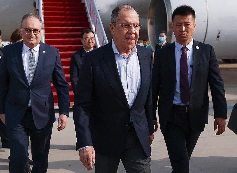 Ngoại trưởng Nga đến thăm, Trung Quốc phát cảnh báo các nước 'đừng nên bôi nhọ' quan hệ Moscow-Bắc kinh