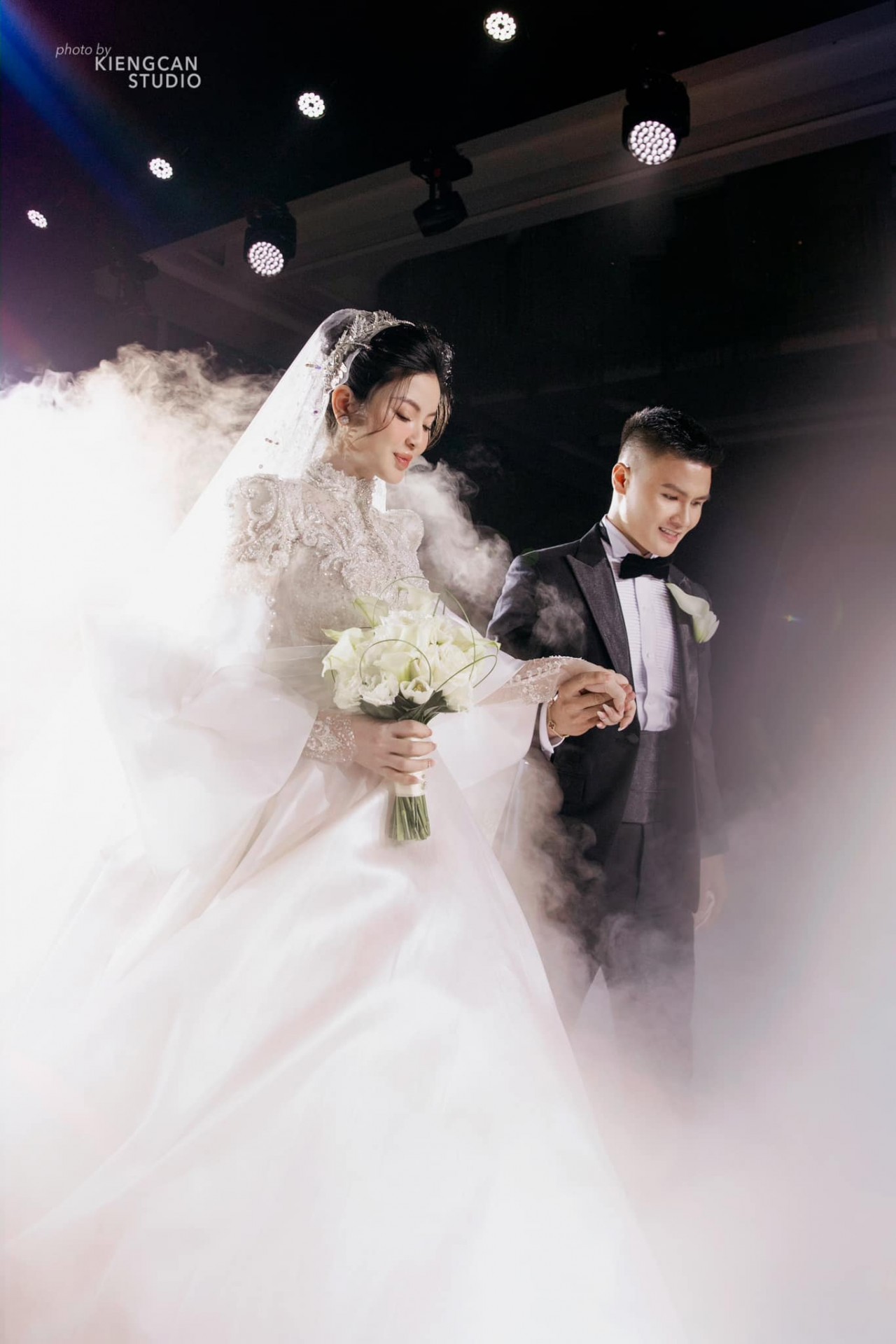 Ngắm loạt ảnh cưới đẹp như mơ của Quang Hải - Chu Thanh Huyền