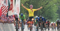 Tay đua xe đạp Nguyễn Thị Thật thi đấu xuất sắc tại giải quốc tế