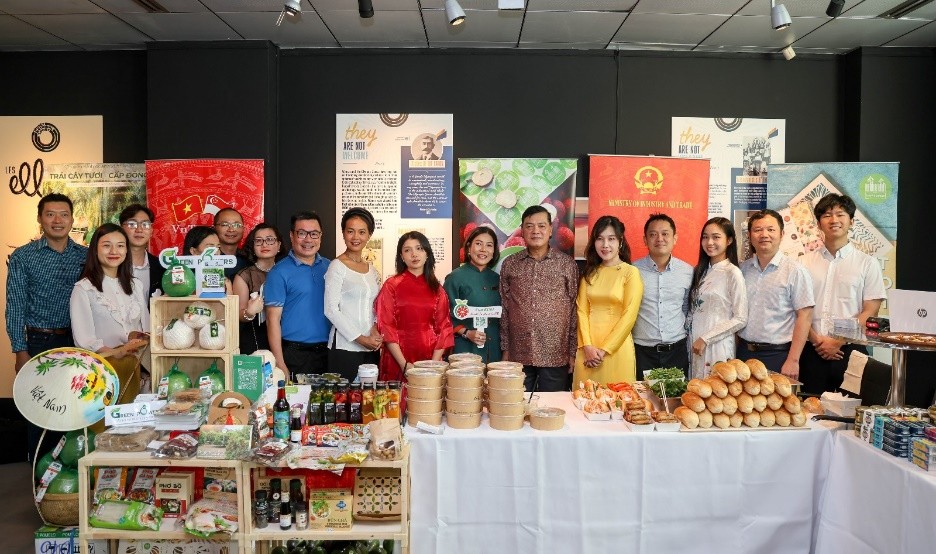 Định vị thương hiệu cà phê Việt ở Singapore và ‘sải bước’ ra thế giới