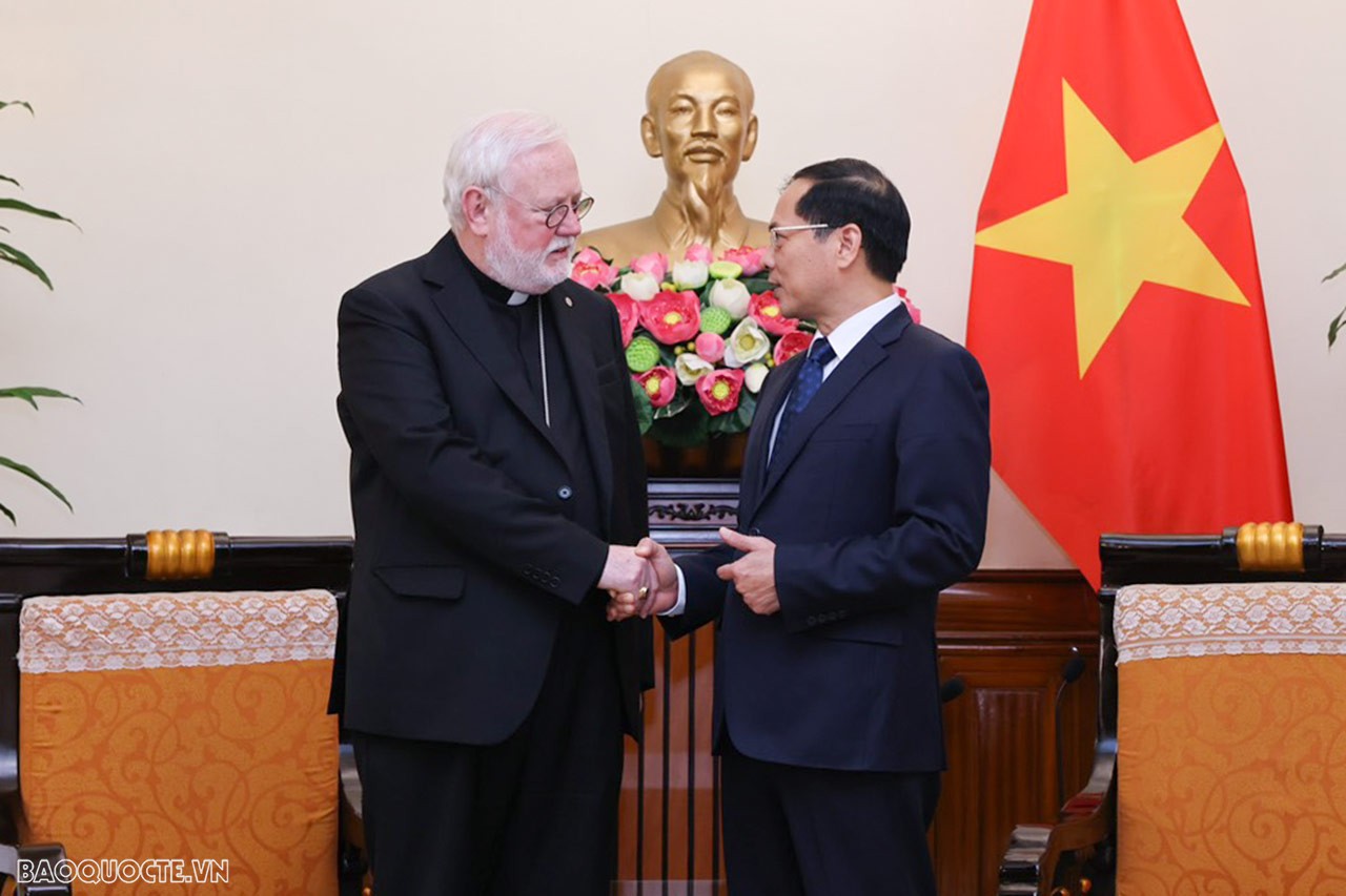Quan hệ giữa Việt Nam và Tòa thánh phát triển tích cực trong thời gian qua, thông qua việc duy trì tiếp xúc cấp cao và triển khai hiệu quả cơ chế Nhóm Công tác hỗn hợp Việt Nam-Vatican.