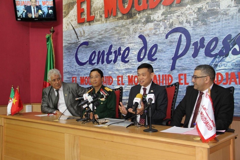 Participants at the press conference (Photo: VNA)