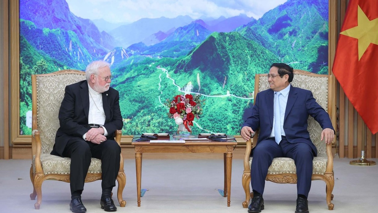 PM Pham Minh Chinh hosts Archbishop Paul Richard Gallagher