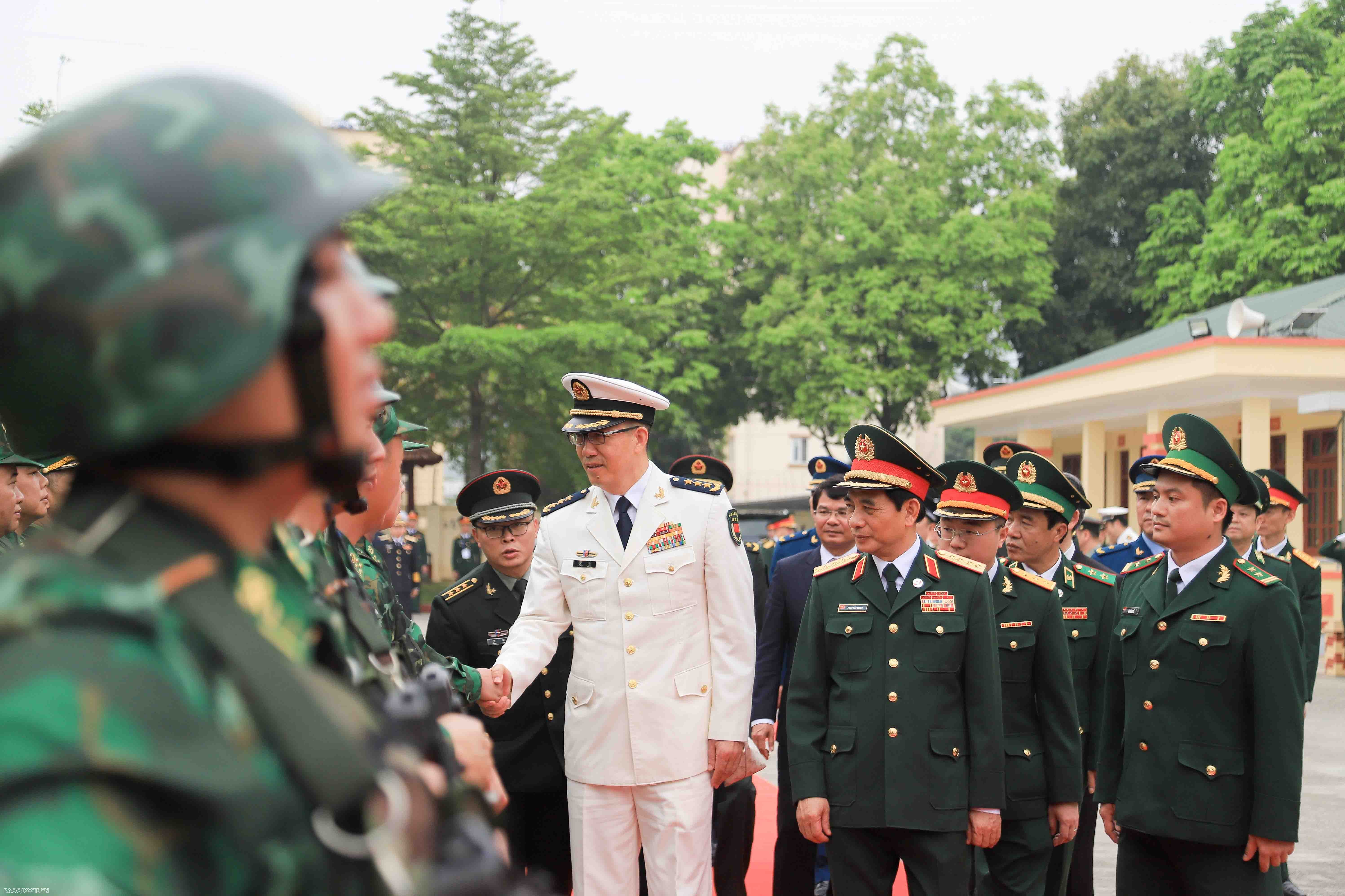 Giao lưu hữu nghị quốc phòng biên giới Việt Nam   Trung Quốc lần thứ 8 chính thức bắt đầu