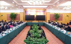 Chủ tịch Quốc hội thăm và làm việc tại Khu thí điểm thương mại tự do Thượng Hải, Trung Quốc
