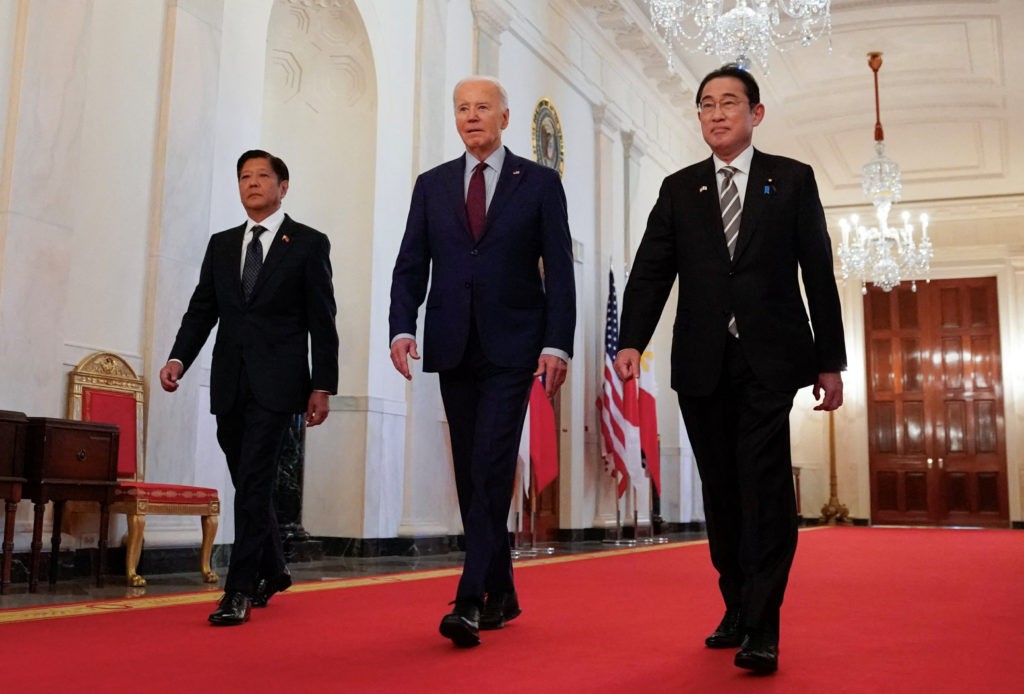 Thượng đỉnh Mỹ-Nhật Bản-Philippines: Ông Biden ra cam kết bảo vệ, Thủ tướng Kishida nói về 'sự kiệt sức' của cường quốc số một