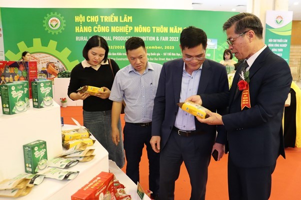 Khu trưng bày sản phẩm công nghiệp nông thôn tiêu biểu cấp quốc gia 2023 của tỉnh Thái Bình. 