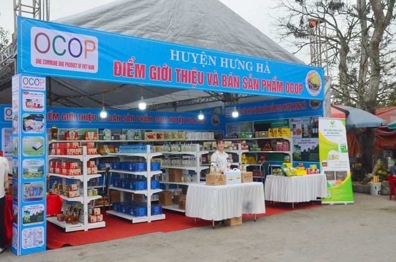 Gian hàng giới thiệu sản phẩm OCOP tiêu biểu của huyện Hưng Hà tại lễ hội Đền Trần Thái Bình năm 2024. (Nguồn: Thaibinh.gov.vn) 