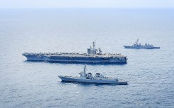 Mỹ tung biểu tượng sức mạnh của Hải quân đến Đông Bắc Á tập trận, hứa bảo vệ Hàn Quốc