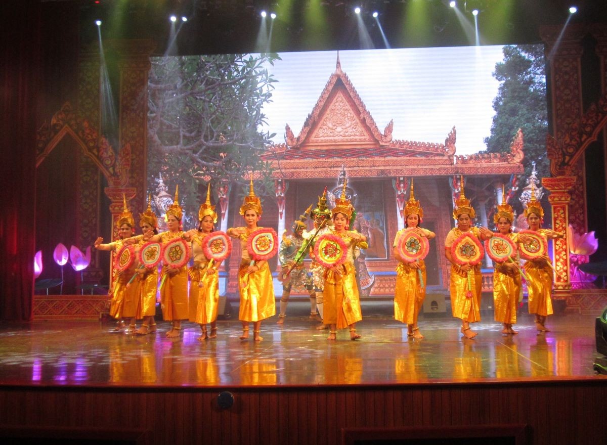 Trình diễn nghệ thuật Khmer trong khuôn khổ sự kiện Ngày hội văn hóa Du lịch hằng năm của tỉnh Bạc Liêu. (Ảnh: Phương Nghi)