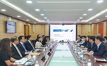 Foreign experts discuss ways to help Vietnam upgrade stock market: SSC