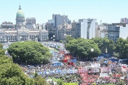 Tổng liên đoàn lao động Argentina phát động tổng đình công vì lý do gì?