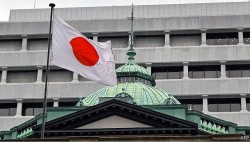 Nhật Bản: 'Bơm' 9.790 tỷ Yen vào thị trường ngoại hối; mức lương trung bình tụt hậu so với Slovenia và Lithuania