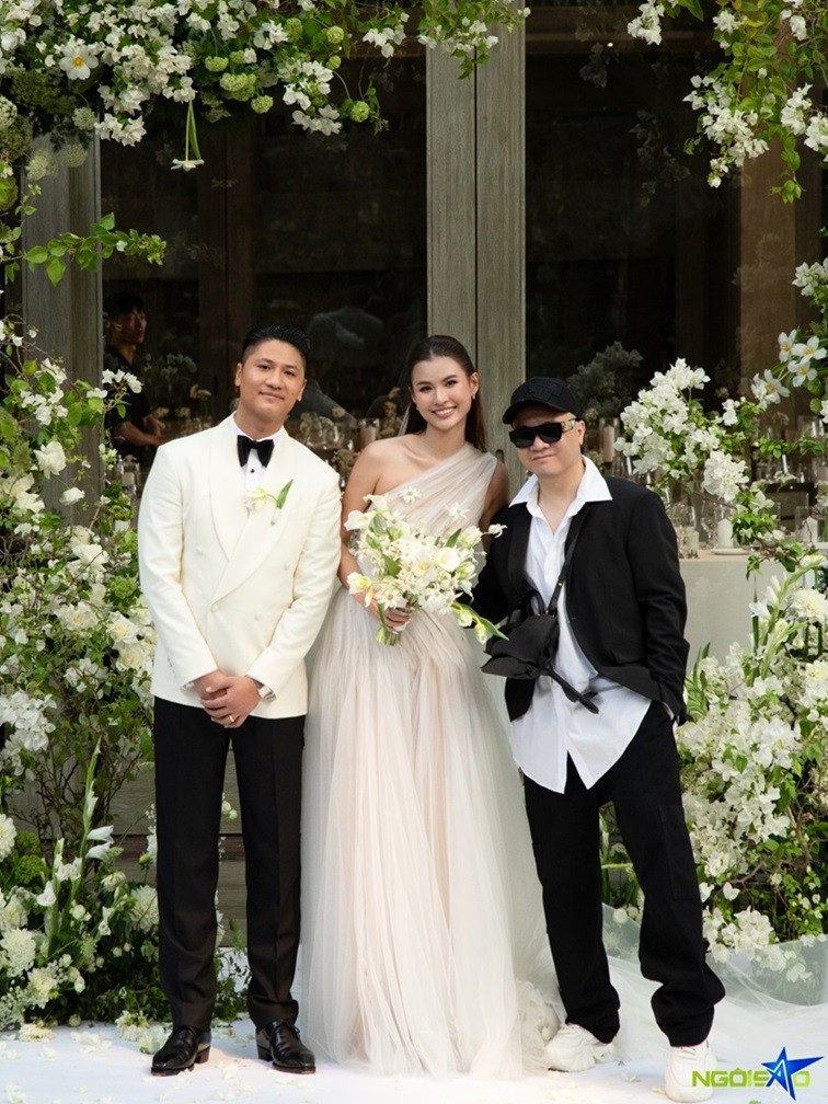 Hoa hậu Đặng Thu Thảo và dàn sao dự đám cưới diễn viên Cao Thiên Trang