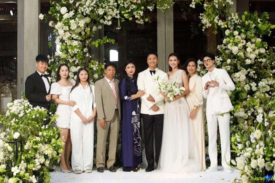 Hoa hậu Đặng Thu Thảo và dàn sao dự đám cưới diễn viên Cao Thiên Trang