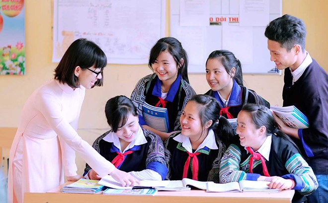 Để học sinh vùng đồng bào dân tộc thiểu số và miền núi được tới trường trong niềm hạnh phúc lấp lánh. (Nguồn: chinhphu.vn)