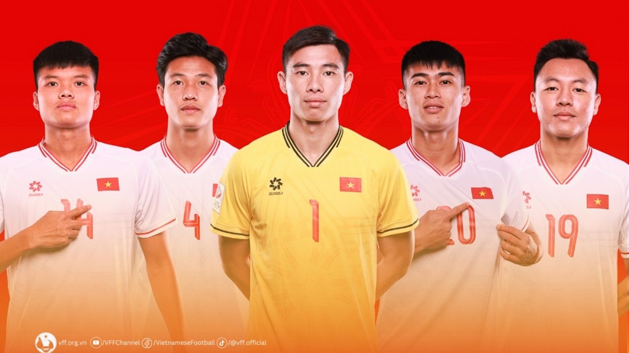 VCK U23 châu Á 2024: Ban cán sự U23 Việt Nam quy tụ đại diện trải đều theo trục dọc đội hình, từ vị trí 'gác đền' đến tiền đạo