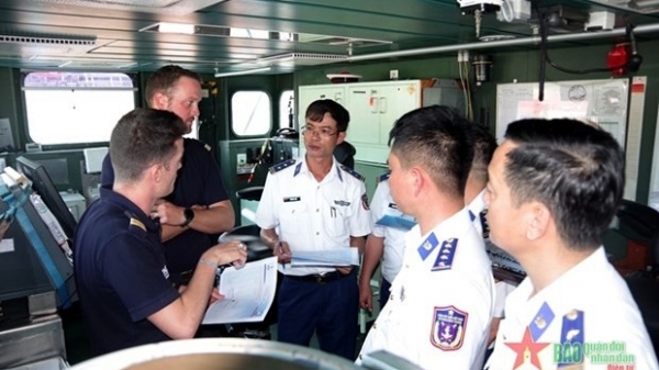 Vietnam Coast Guard, French Navy'ship hold joint maritime exercise