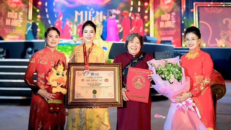 NTK Thoa Trần góp phần tôn vinh lịch sử - văn hóa Hùng Vương qua ngôn ngữ thời trang