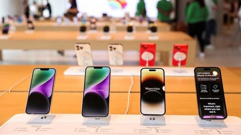 Doanh số iPhone giảm mạnh, Apple đánh mất vị thế dẫn đầu