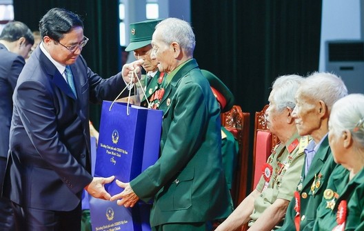 Thủ tướng tri ân các chiến sĩ Điện Biên