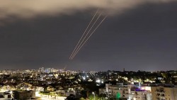 Truyền thông Mỹ: Israel tấn công tên lửa vào Iran