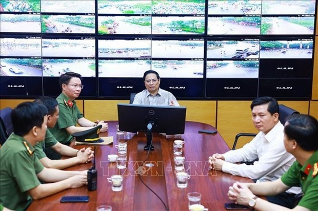 PM visits police command centre, checks cultural centre construction in Phu Tho