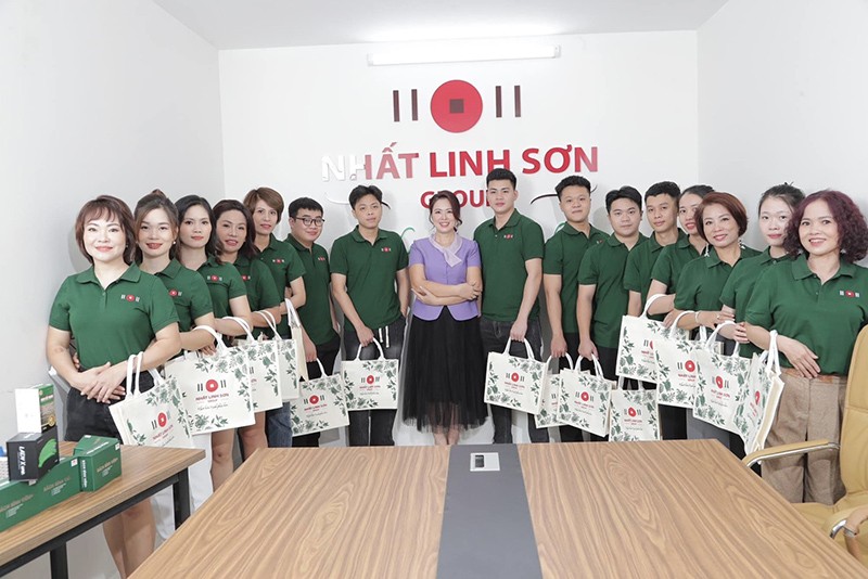 Doanh nhân Thoa Chu và Công ty Nhất Linh Sơn đồng hành cùng hoạt động thiện nguyện ý nghĩa hướng về ngày Giỗ Tổ Hùng Vương.