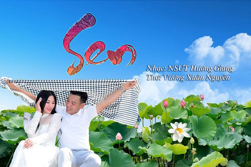 Ca khúc Sen của NSƯT Hương Giang và Nhà báo Vương Xuân Nguyên là ca khúc dân gian đương đại mang âm hưởng ca trù.