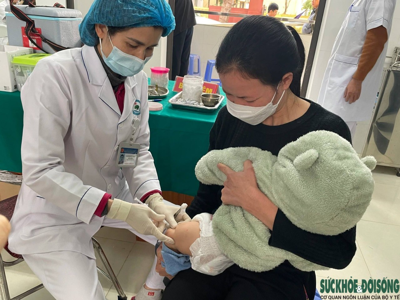 Tiêm vaccine 5 trong 1 cho trẻ tại Trạm Y tế xã Bình Yên, huyện Sơn Dương, tỉnh Tuyên Quang. (Nguồn: SK&ĐS)