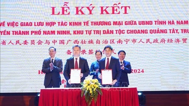 Tỉnh Hà Nam (Việt Nam) và thành phố Nam Ninh (Trung Quốc) ký kết Bản ghi nhớ hợp tác về tăng cường giao lưu kinh tế, thương mại, kết nối
