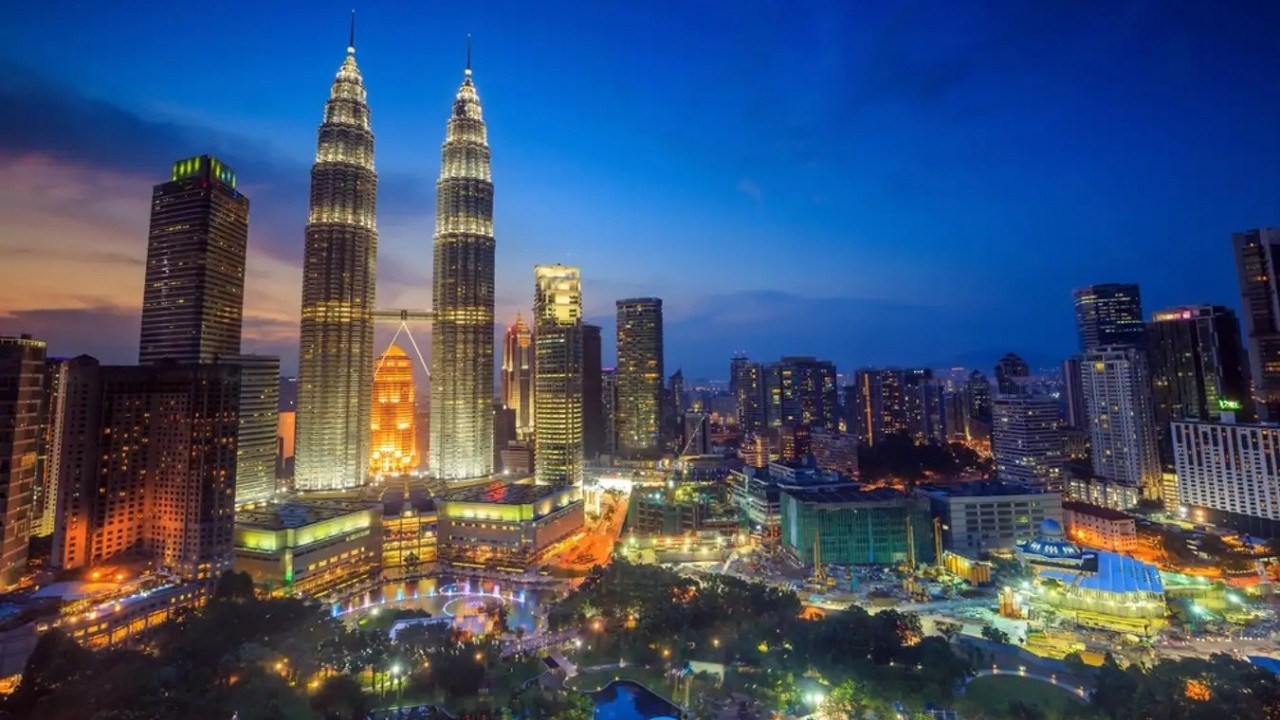 Malaysia lọt Top 10 quốc gia có số lượng cá nhân siêu giàu tăng nhanh nhất