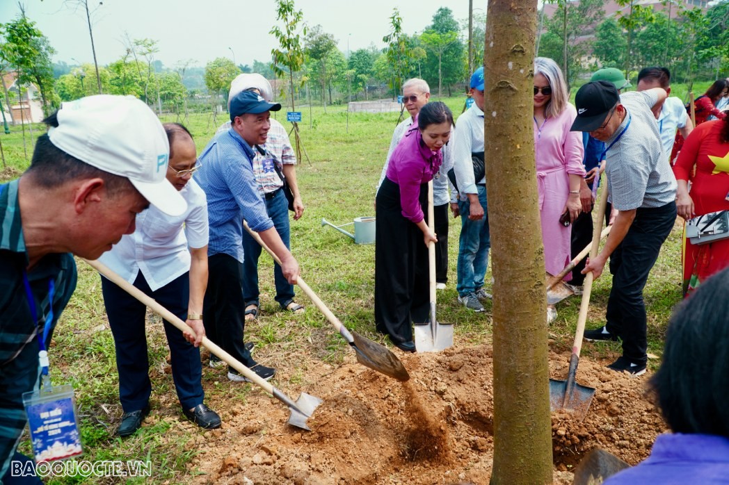 Gần 70 đại biểu kiều bao tham dự lễ Giỗ tổ Hùng Vương - Lễ hội Đền Hùng 2024