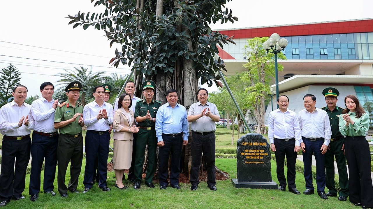 Thủ tướng Phạm Minh Chính thăm cửa khẩu Hữu Nghị, khảo sát một số dự án tại tỉnh Lạng Sơn