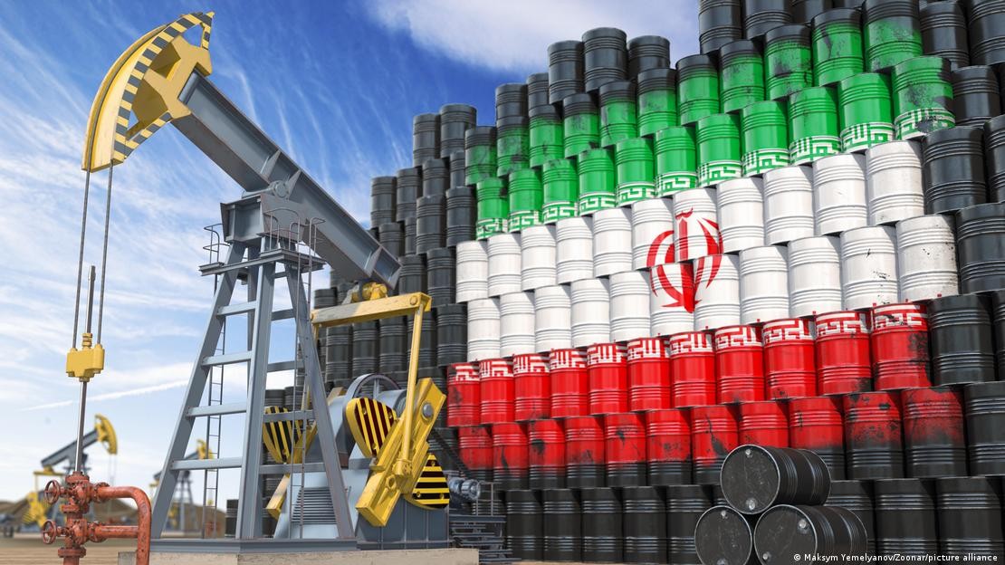 Doanh thu dầu mỏ sụt giảm mạnh khiến kinh tế Iran gặp khó