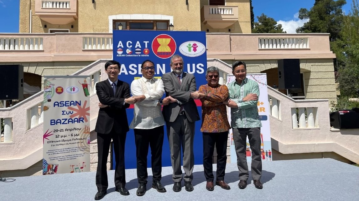 Đại sứ quán Việt Nam tại Hy Lạp tham dự ASEAN Bazaar 2024