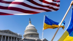 Tin vui rộn ràng đến Ukraine: Dự luật viện trợ vượt ải Quốc hội Mỹ, ông Biden công bố thời điểm ký thành luật, chuyến hàng đầu tiên sắp 'rời bến'