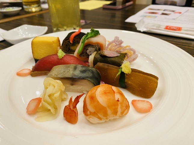 Giáo sư Nhật Bản chia sẻ những điều thú vị ít biết về sushi