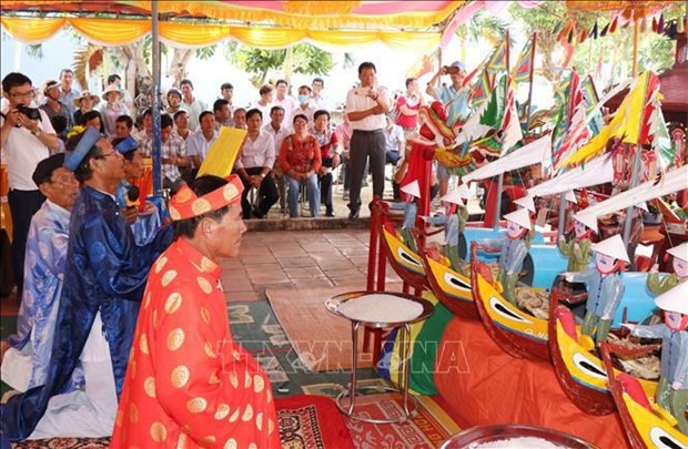 Quang Ngai: Traditional ceremony honours ancient Hoang Sa flotilla