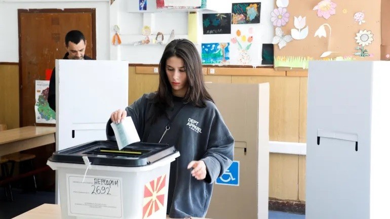 Bầu cử tổng thống CH Bắc Macedonia: 'Phép thử' cho cuộc đua lớn, ứng cử viên đối lập tạm dẫn trước
