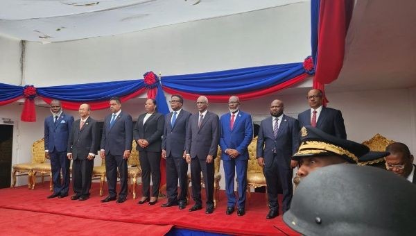 Khủng hoảng Haiti: Thủ tướng Henry 'hạ cánh', Hội đồng chuyển tiếp tuyên thệ, kỷ nguyên chính trị mới có đưa nước Caribbean 'đạp gió rẽ sóng'?