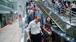 Tổng lãnh sự nhiều nước tại TP. Hồ Chí Minh hào hứng tham quan, trải nghiệm chuyến tàu metro số 1 chạy thử